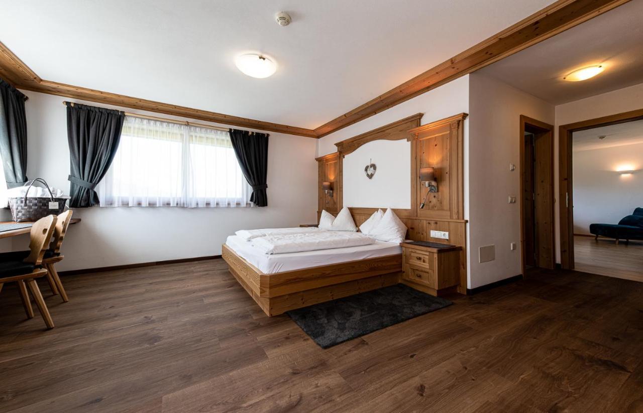 Apartments Sunela Selva di Val Gardena Bagian luar foto