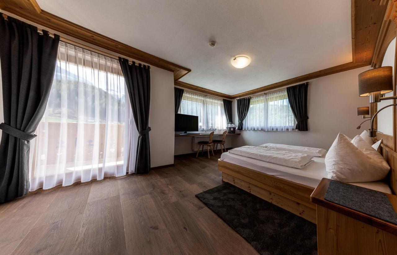 Apartments Sunela Selva di Val Gardena Bagian luar foto