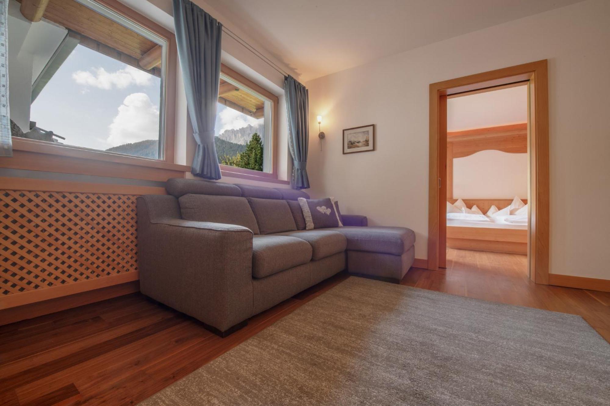 Apartments Sunela Selva di Val Gardena Bagian luar foto